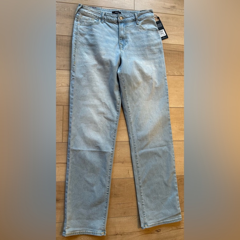True Religion Sarah High Waist Straight Jeans in Light Endless Wash - Picture 3 of 9